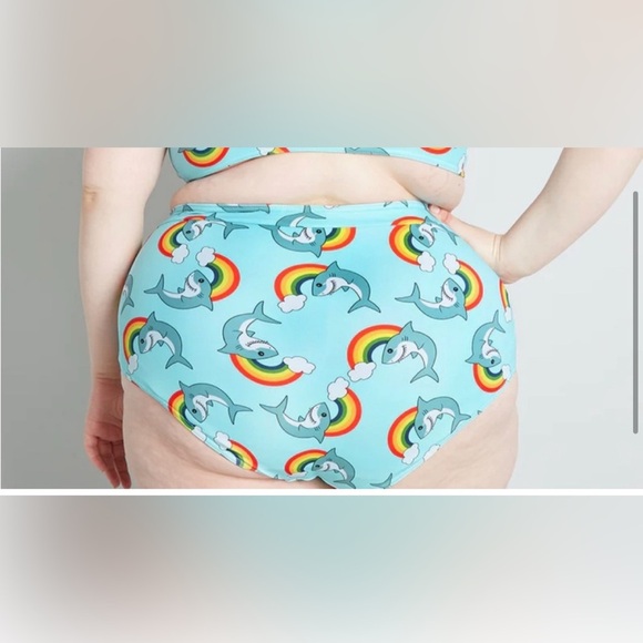 ModCloth X Collectif Rainbow Shark Swim 1X - Picture 3 of 9